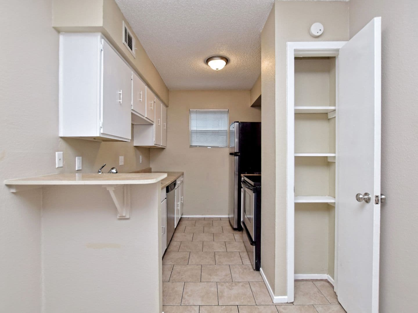 Austin Apartment: 408 W 37th St