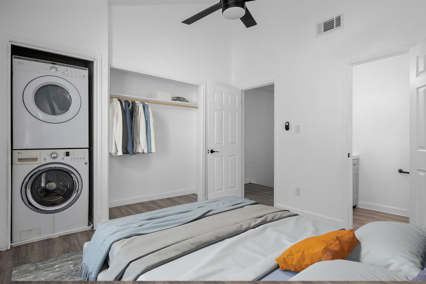 San Marcos Apartment: 1117 N LBJ Dr