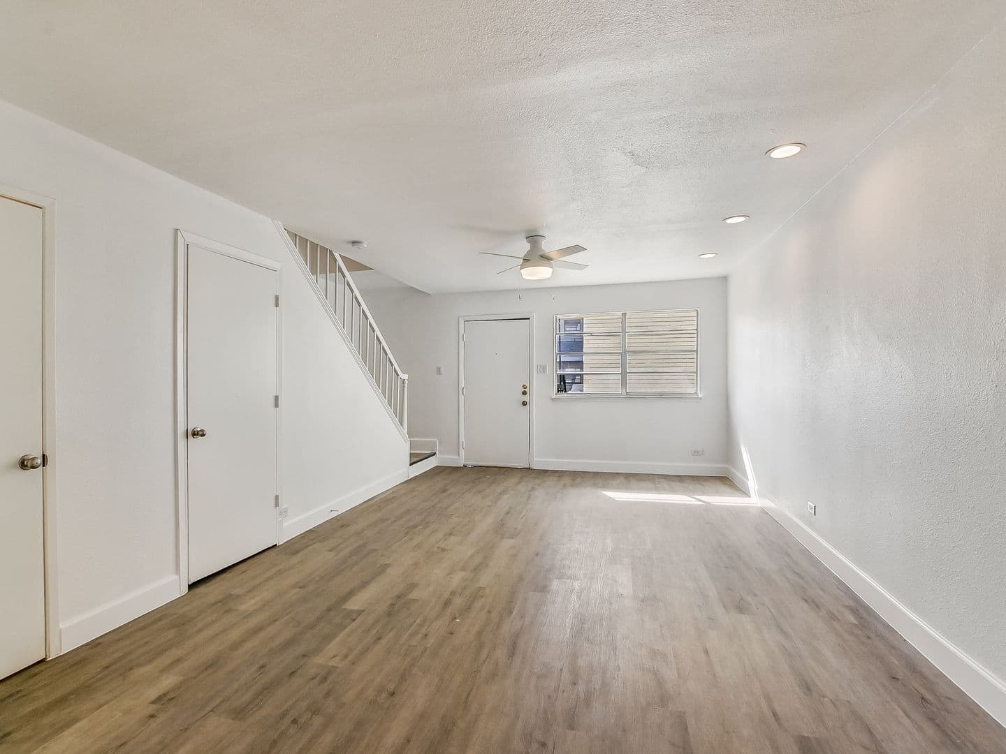 San Antonio Apartment: 333 Brahan Blvd