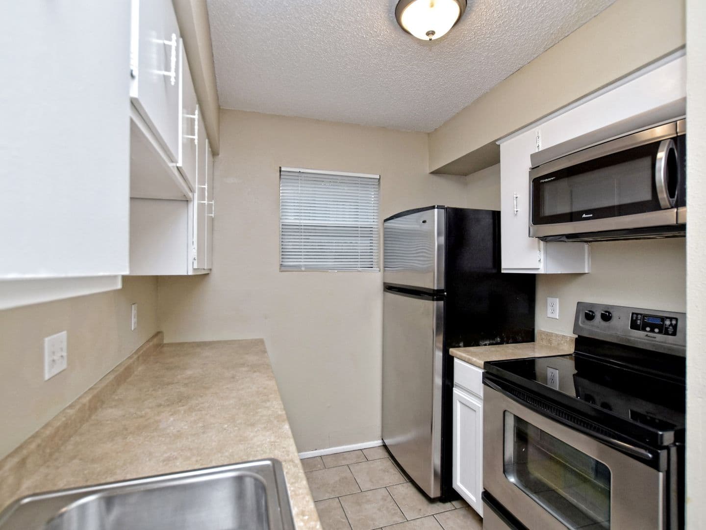 Austin Apartment: 408 W 37th St