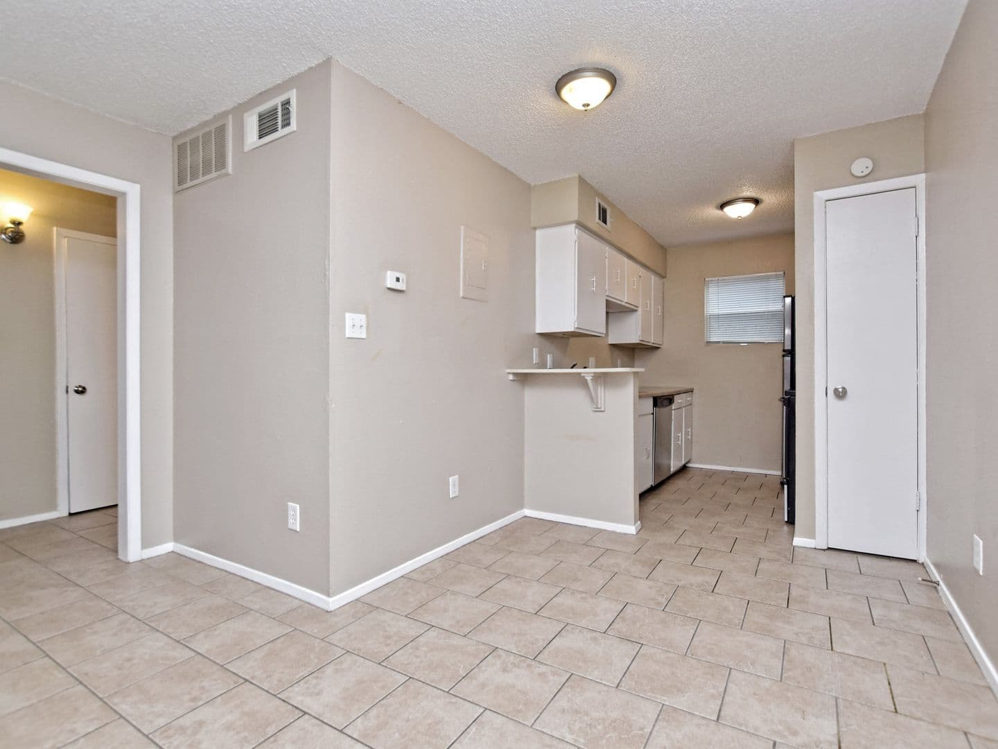 Austin Apartment: 408 W 37th St