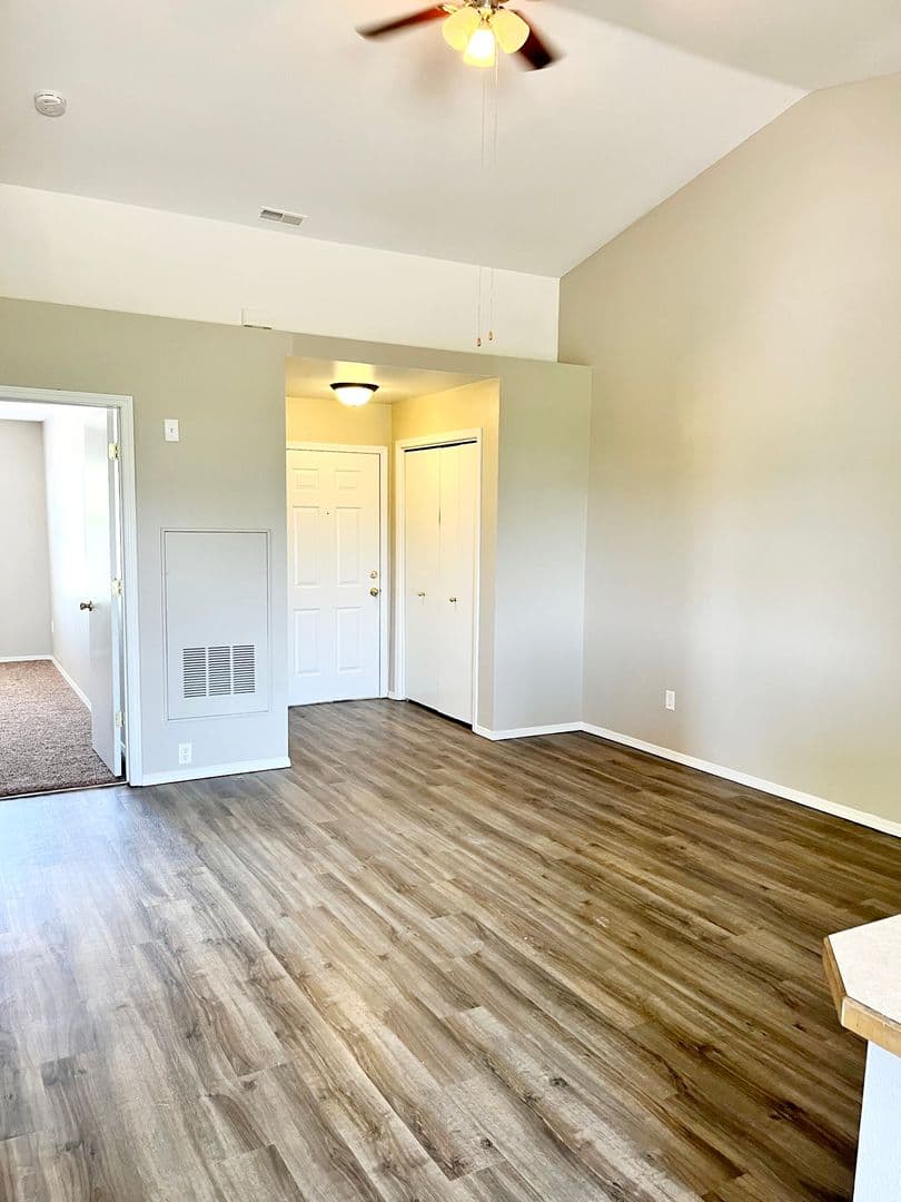 Star Apartment: 129 - 195 N. Plummer Rd.