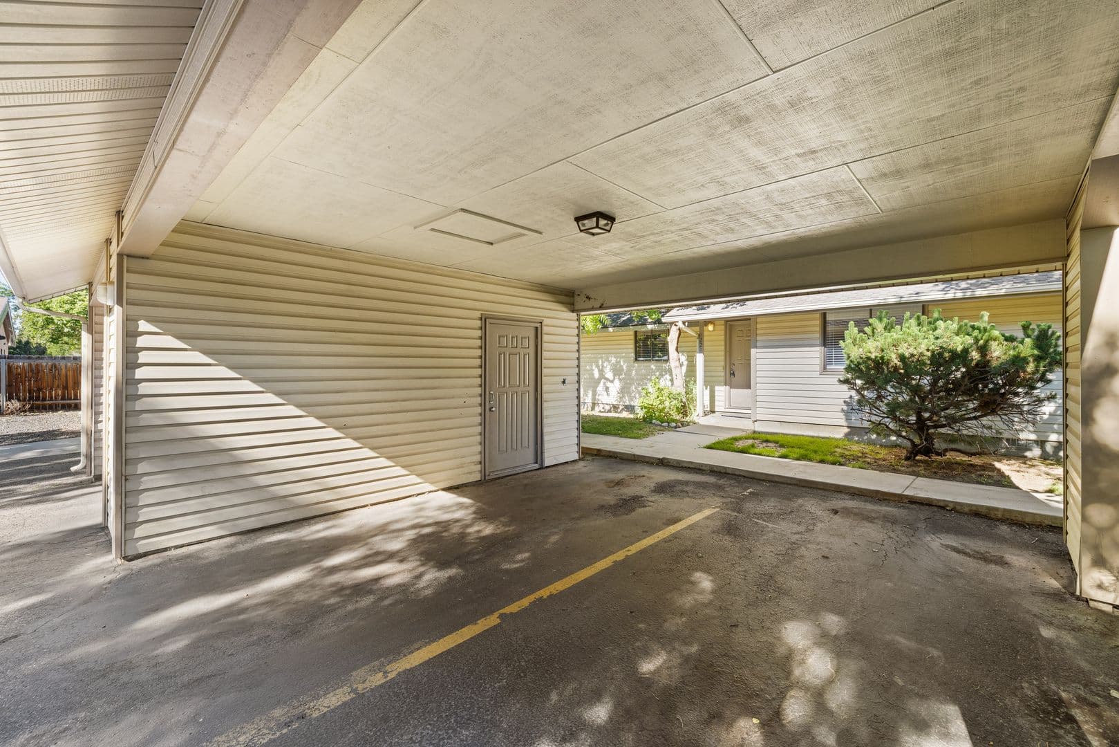 Boise Apartment: 2208-2220 S Gekeler Ln