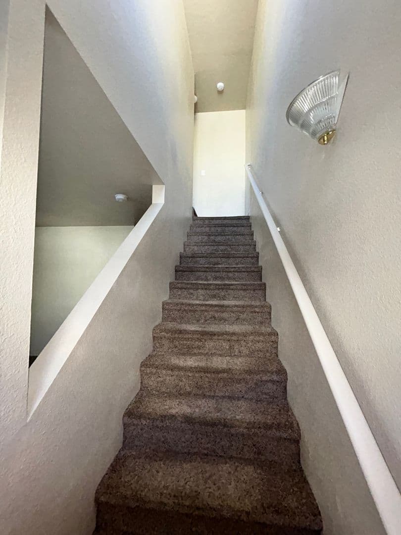 Nampa Apartment: 1005 & 1023 S Locust St