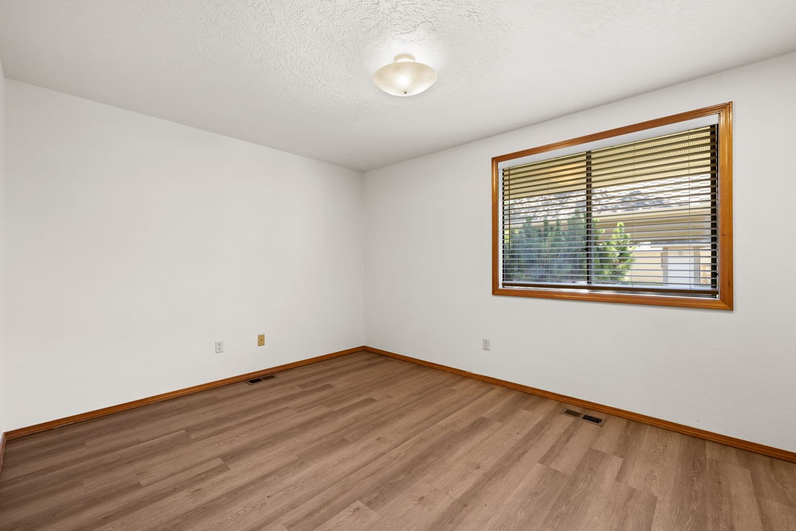 Boise Apartment: 2208-2220 S Gekeler Ln