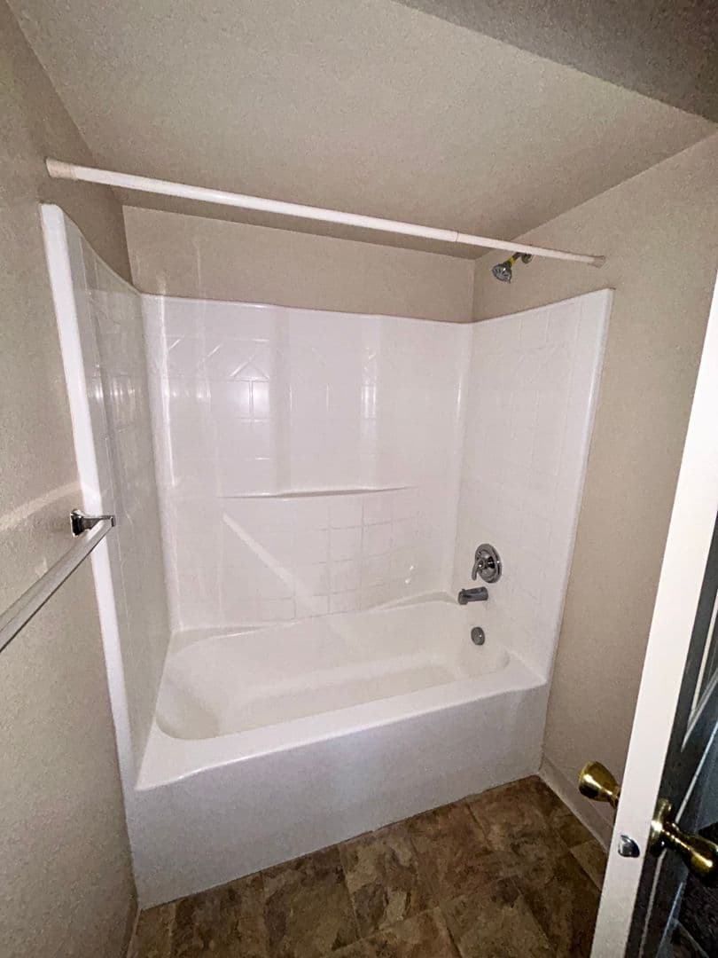 Nampa Apartment: 1005 & 1023 S Locust St