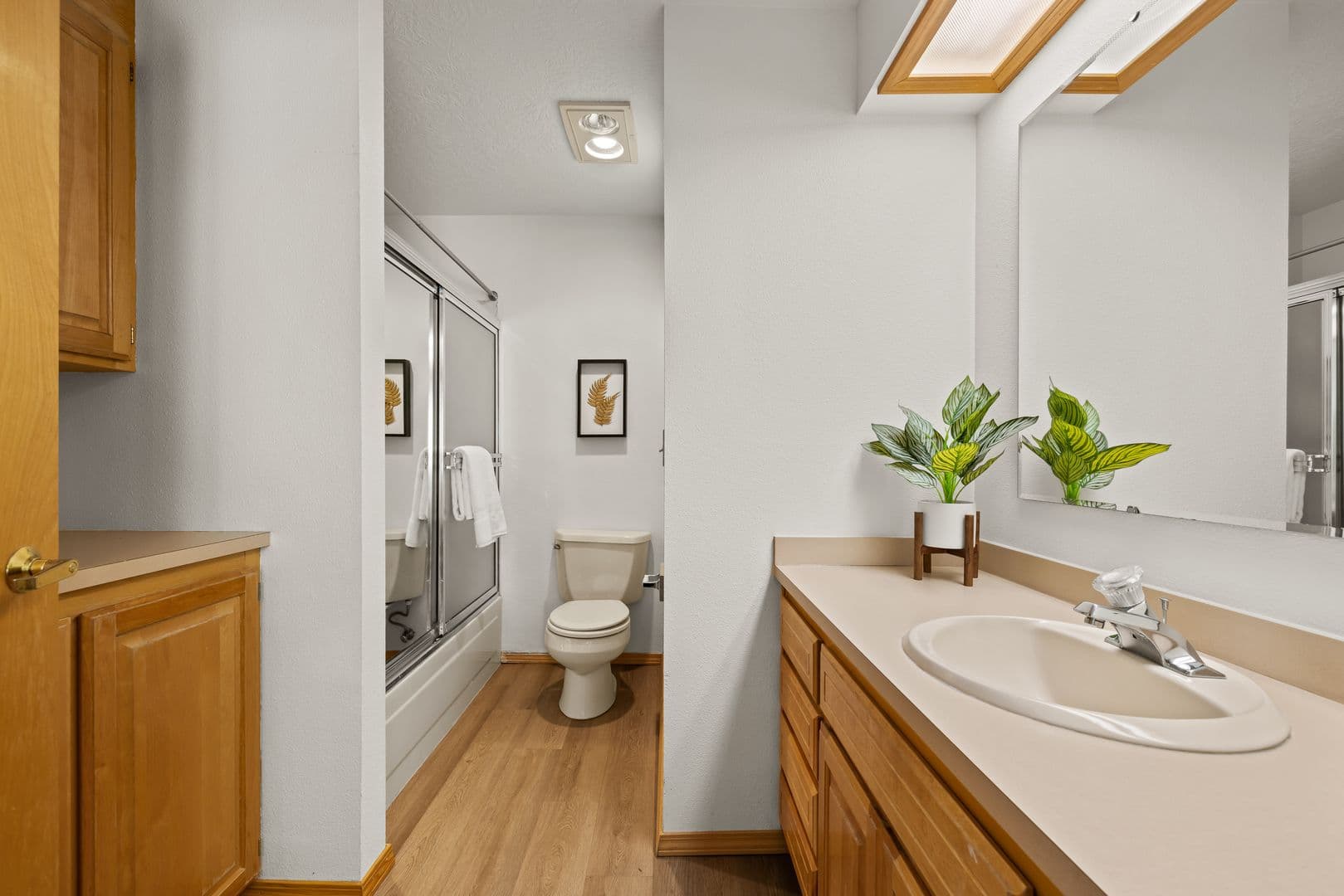 Boise Apartment: 2208-2220 S Gekeler Ln