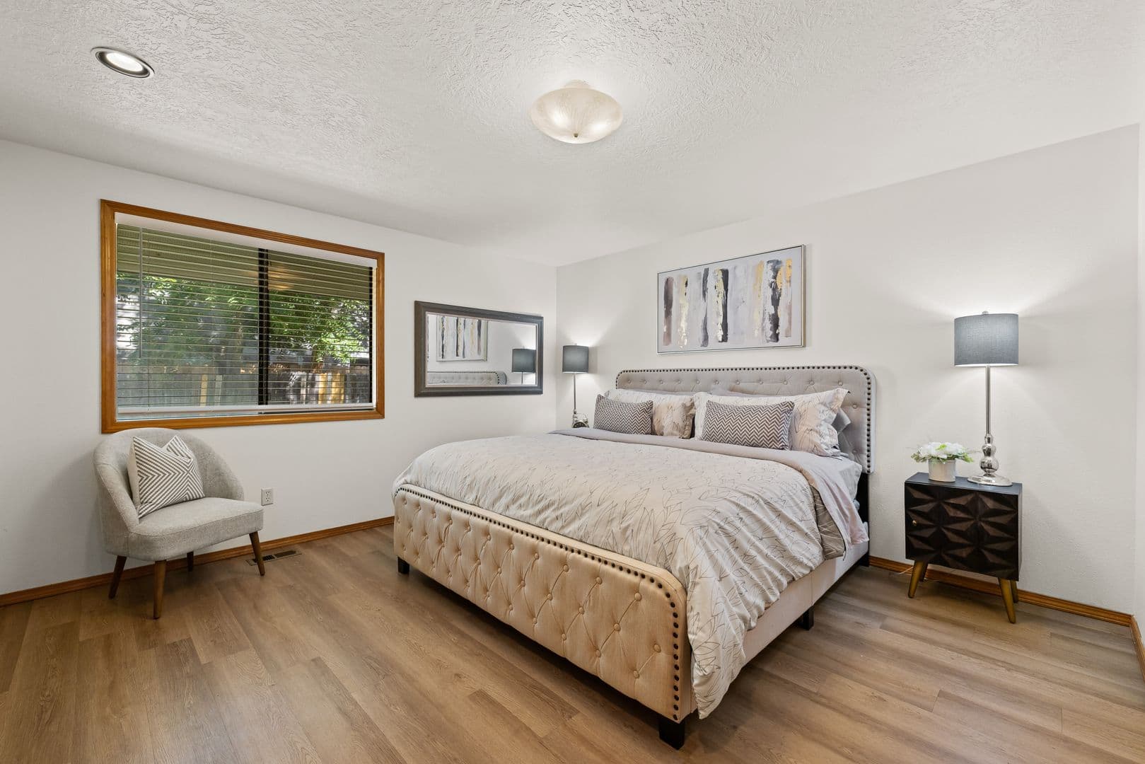 Boise Apartment: 2208-2220 S Gekeler Ln