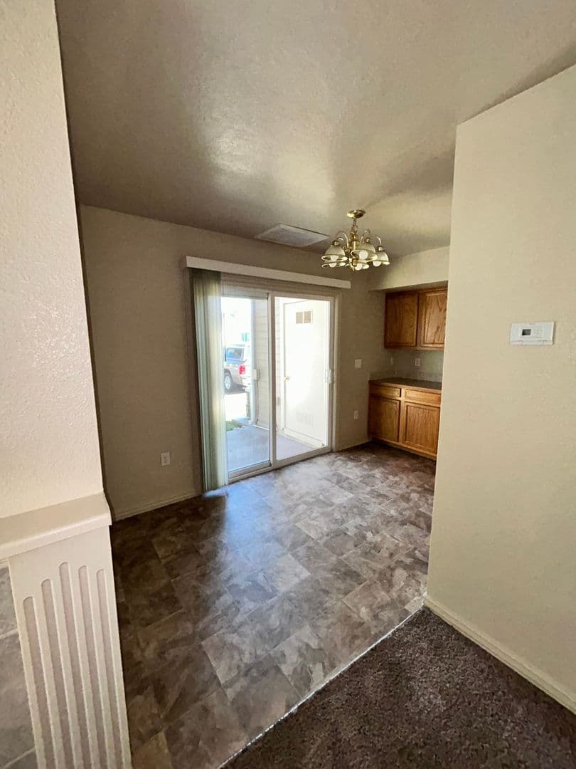 Nampa Apartment: 1005 & 1023 S Locust St
