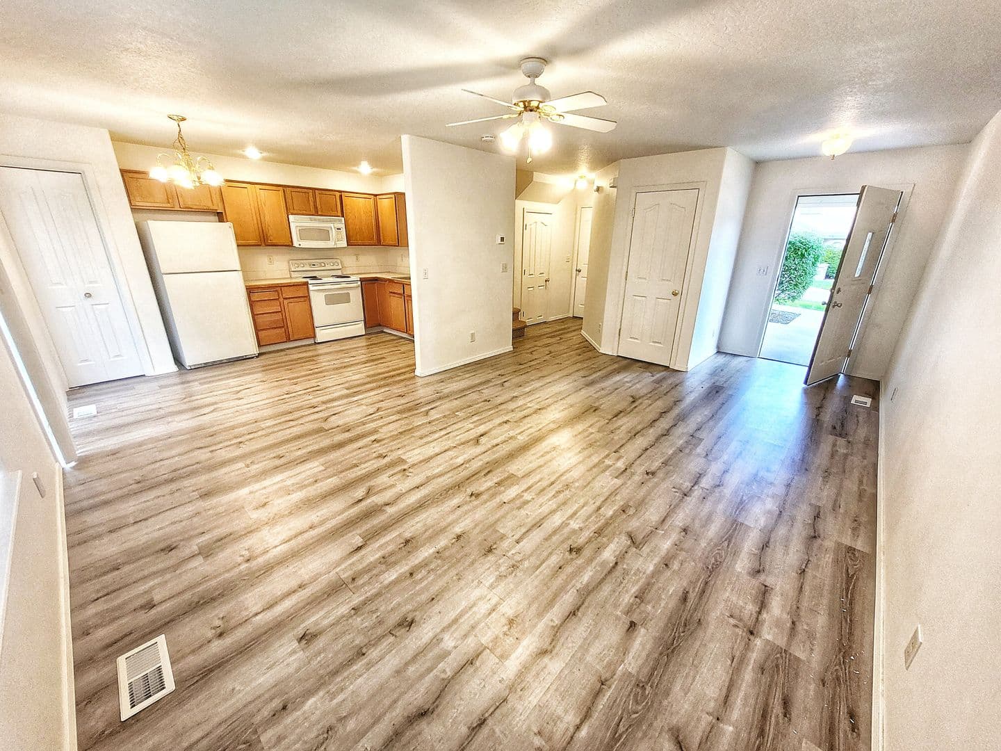 Nampa Townhome: 313 W. Timber Creek Rd.
