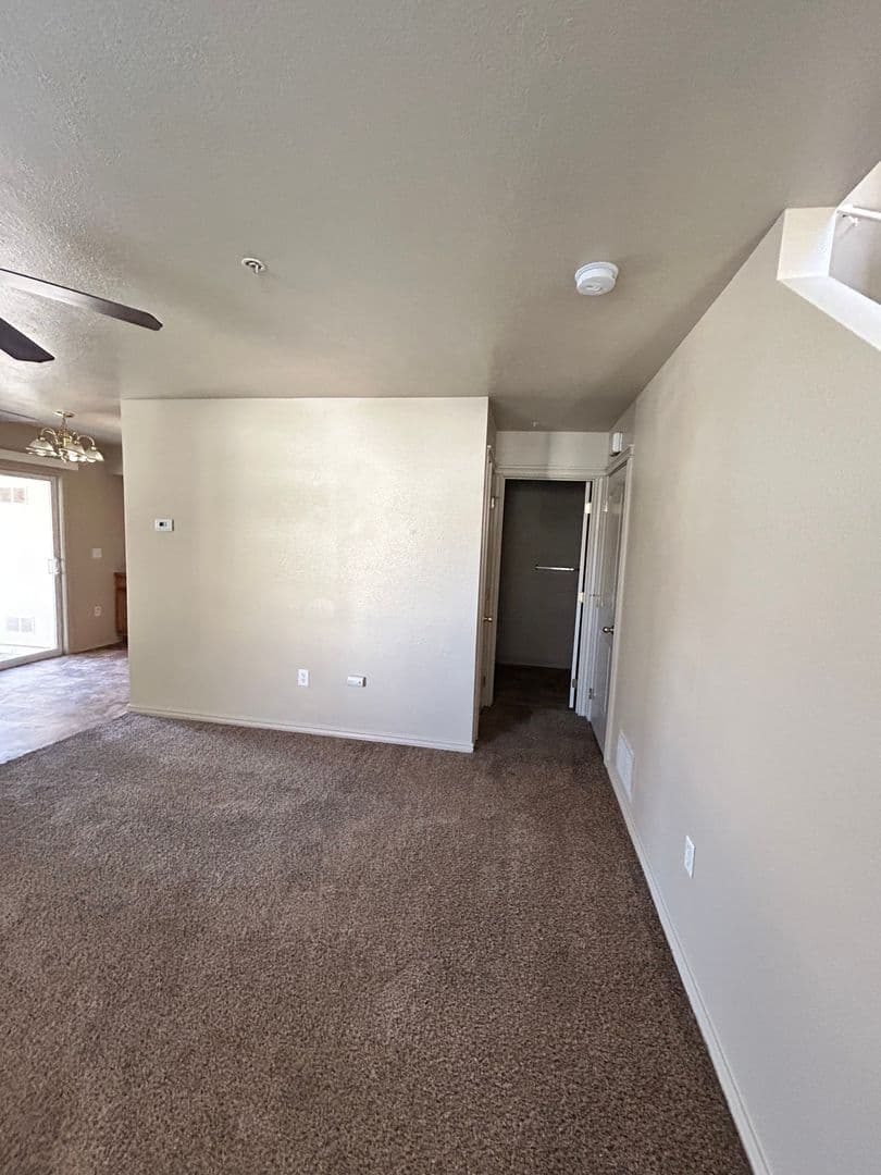 Nampa Apartment: 1005 & 1023 S Locust St