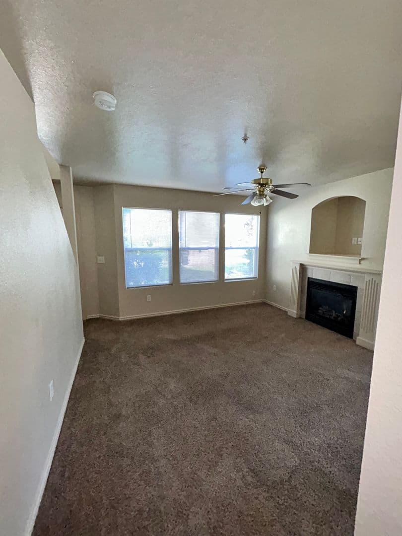 Nampa Apartment: 1005 & 1023 S Locust St