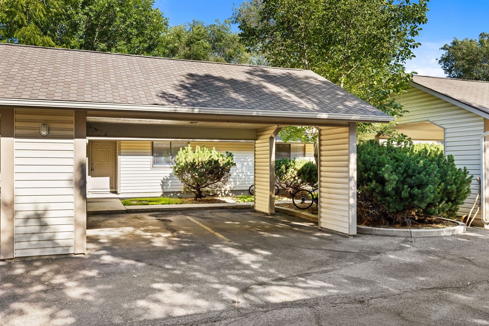 Boise Apartment: 2208-2220 S Gekeler Ln