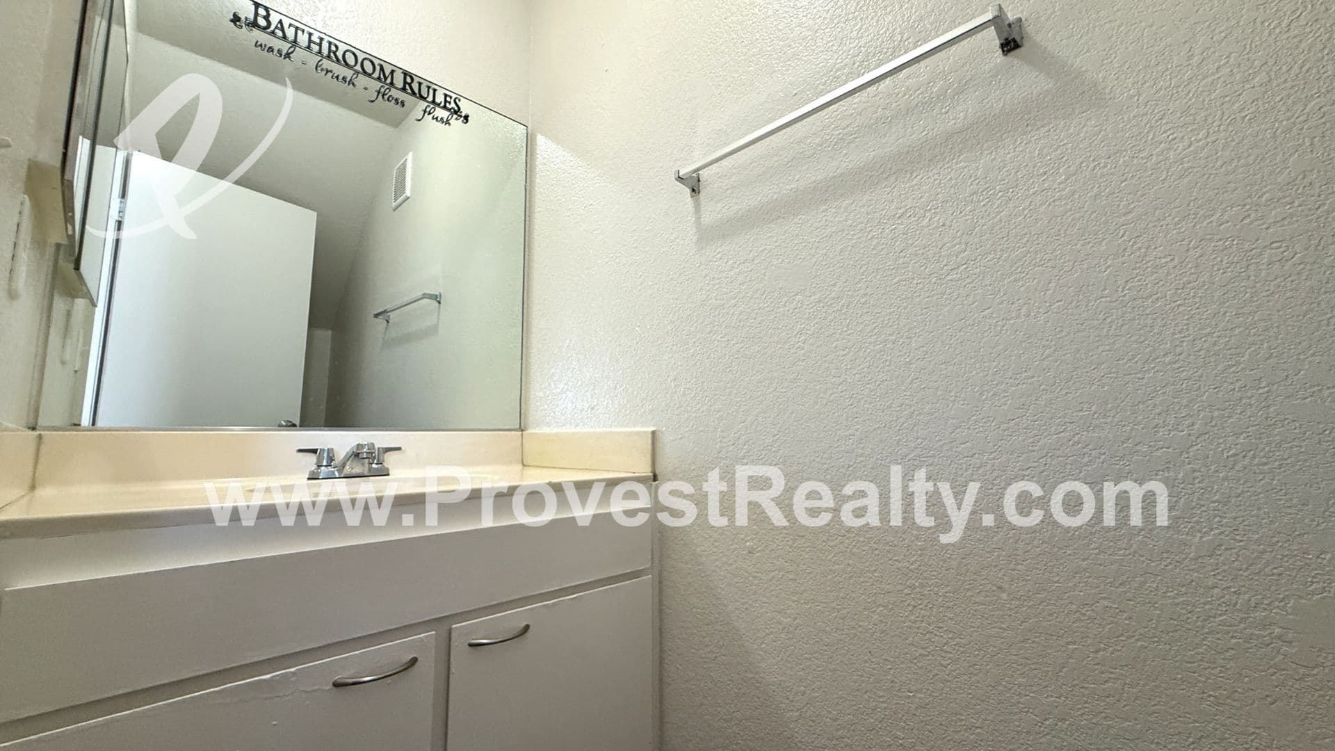 Apple Valley Apartment: 22544 Sioux Rd