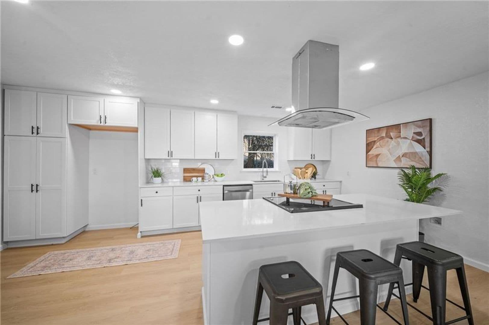 Fayetteville Apartment: 1614 E Huntsville Rd