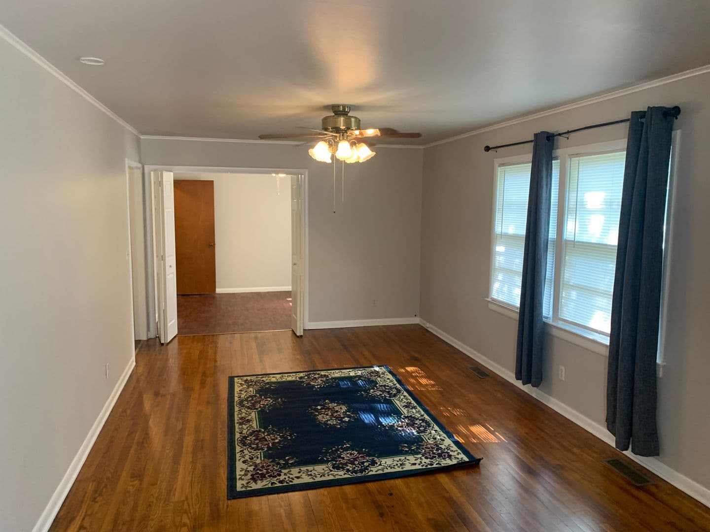 Fayetteville House: 805 N hall Ave