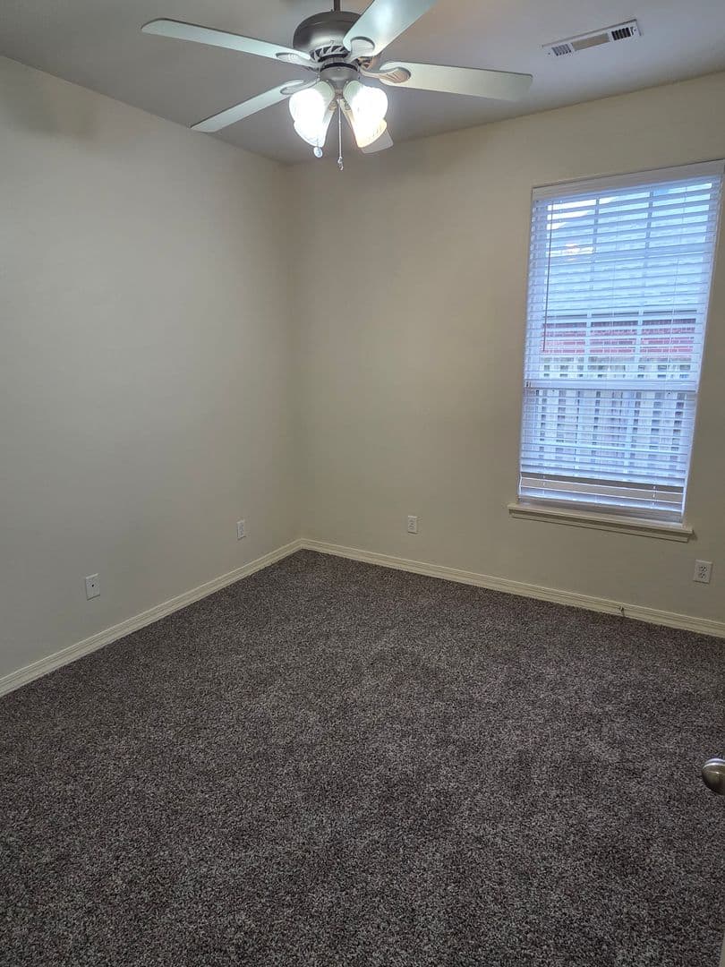 Fayetteville House: 3219 W. Thornebrook Street