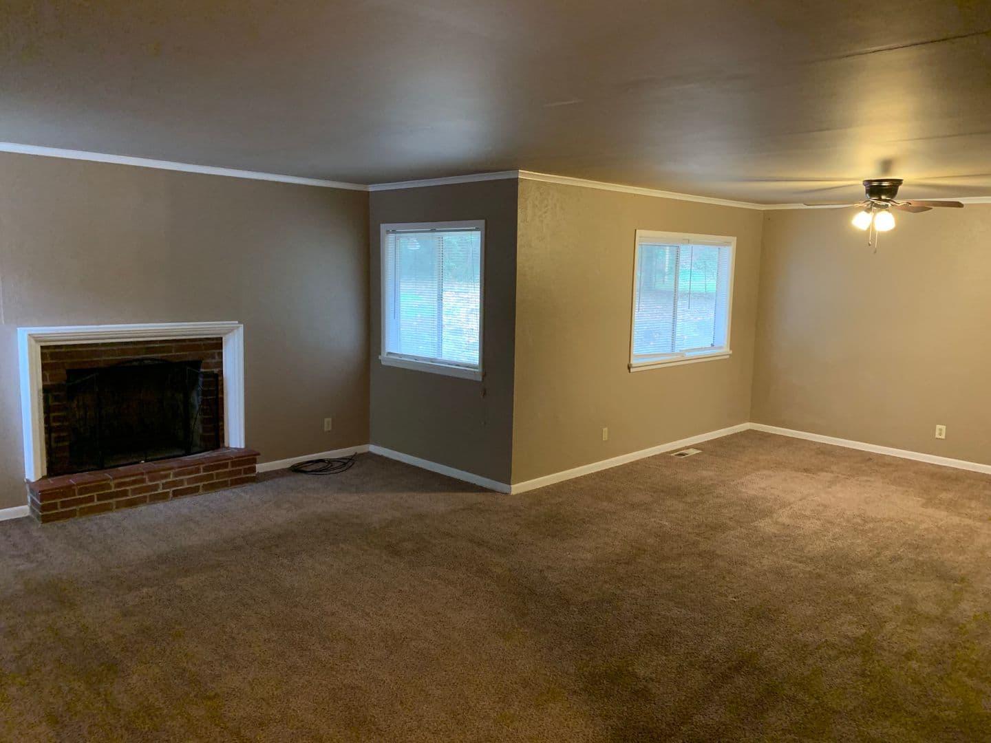 Fayetteville House: 912 W. Clinton Drive
