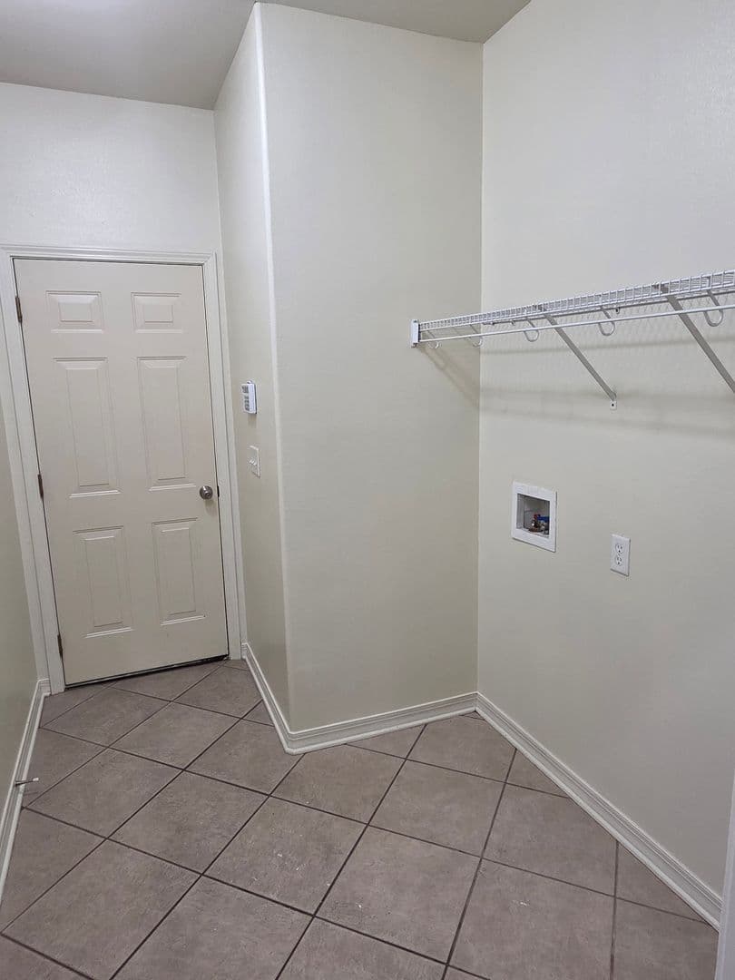 Fayetteville House: 3219 W. Thornebrook Street