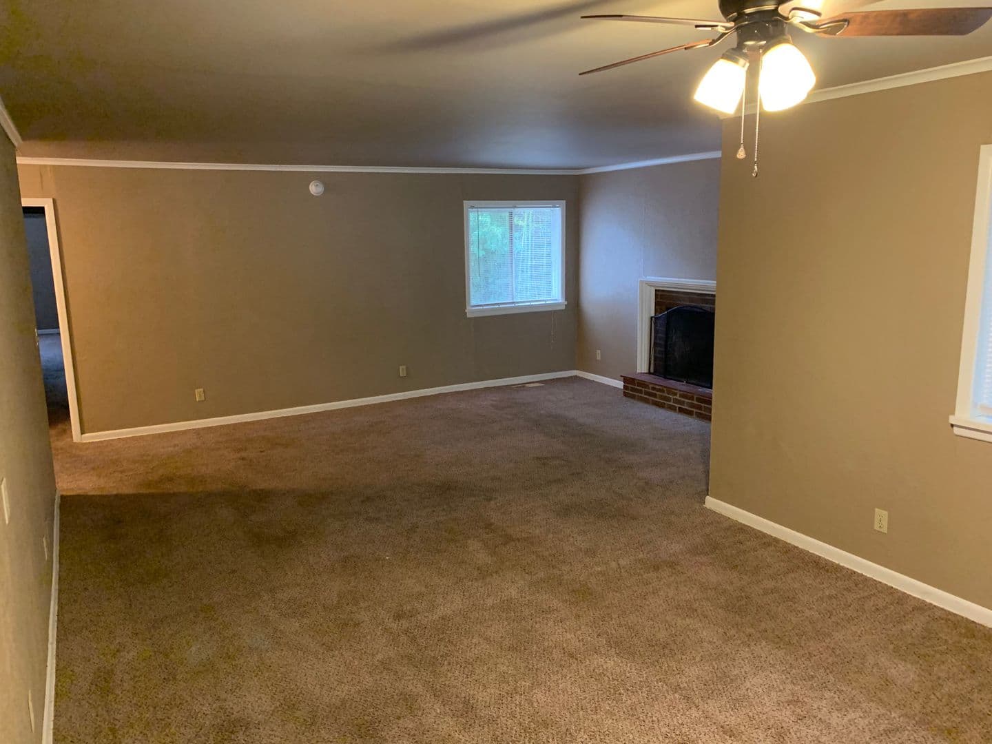 Fayetteville House: 912 W. Clinton Drive