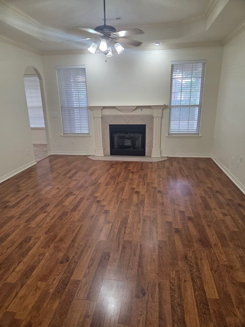 Fayetteville House: 3219 W. Thornebrook Street