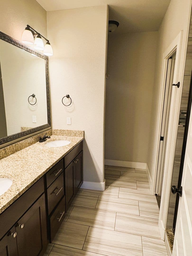 Bentonville Townhome: 1801 & 1803 SW Stonegrove Rd.