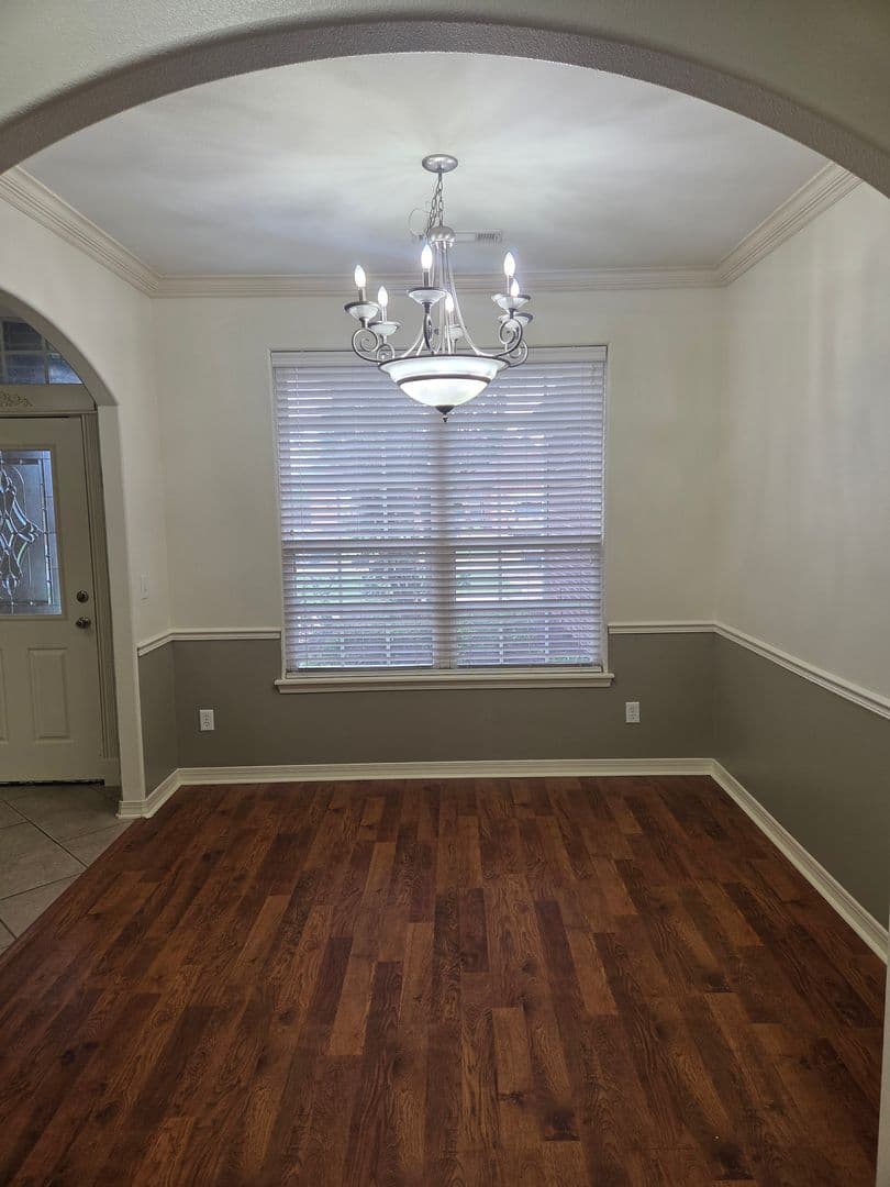 Fayetteville House: 3219 W. Thornebrook Street