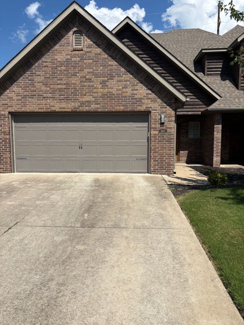 Bentonville Townhome: 1801 & 1803 SW Stonegrove Rd.