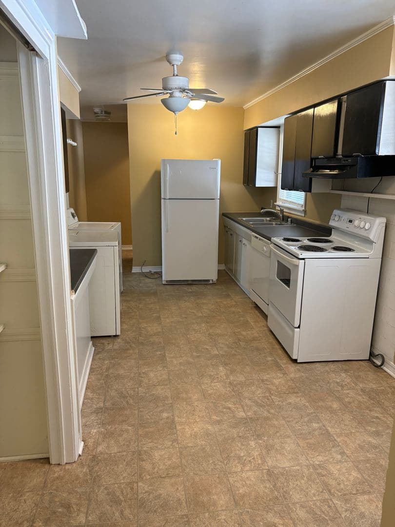 Fayetteville Apartment: 873 Clinton Dr.