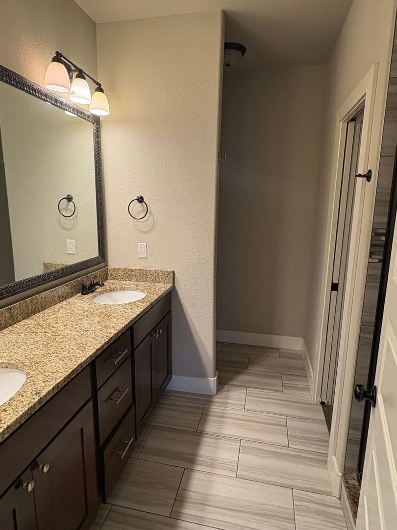 Bentonville Townhome: 1801 & 1803 SW Stonegrove Rd.