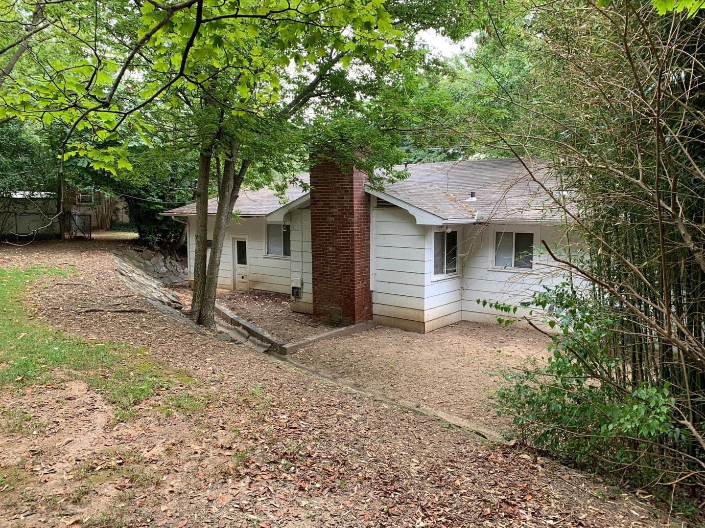Fayetteville House: 912 W. Clinton Drive