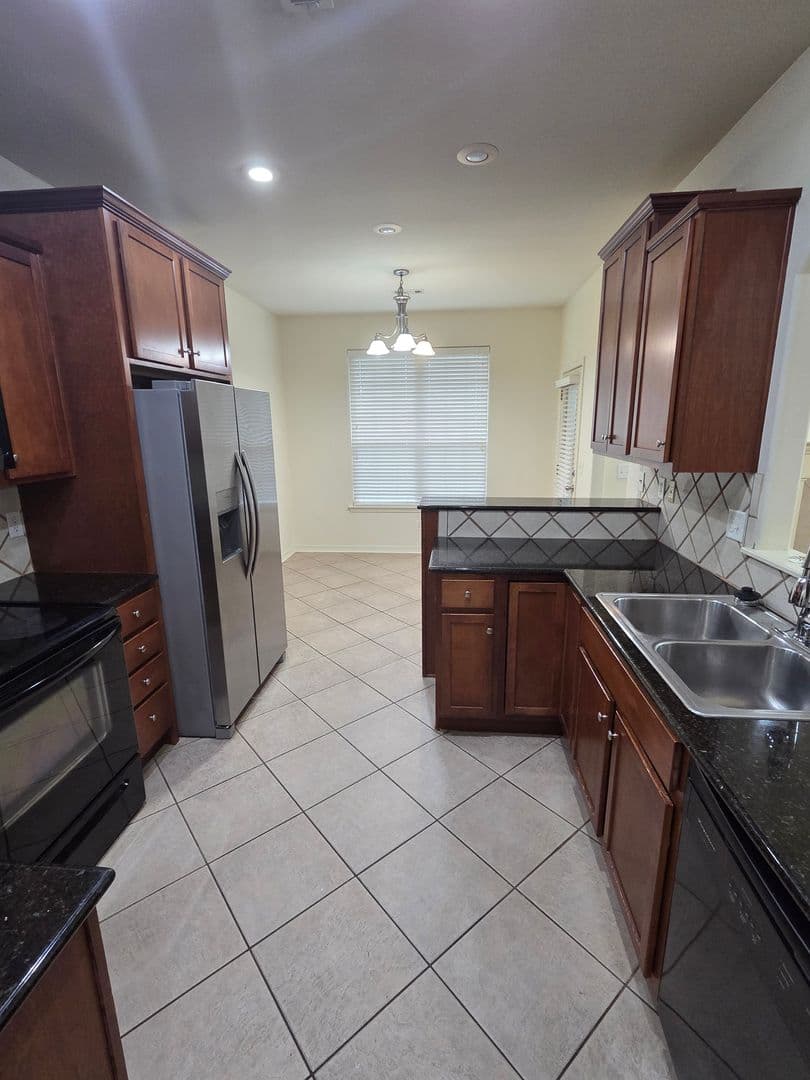 Fayetteville House: 3219 W. Thornebrook Street