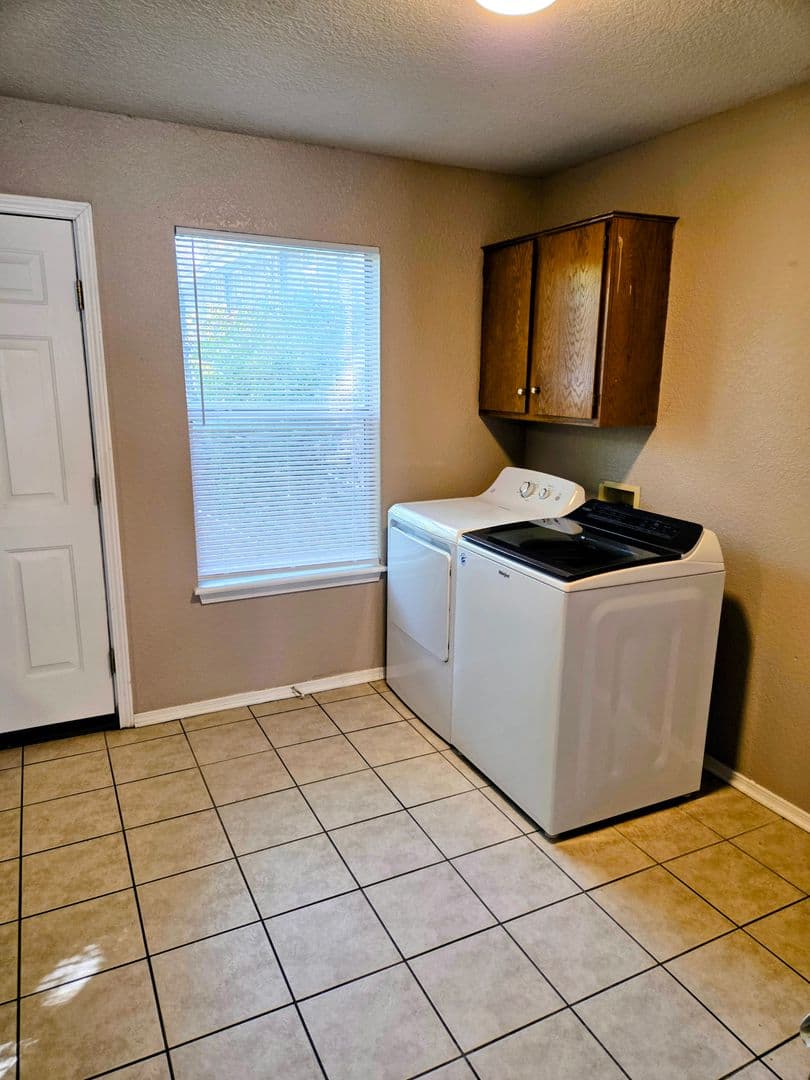 Fayetteville Apartment: 1023-1057 Eagle