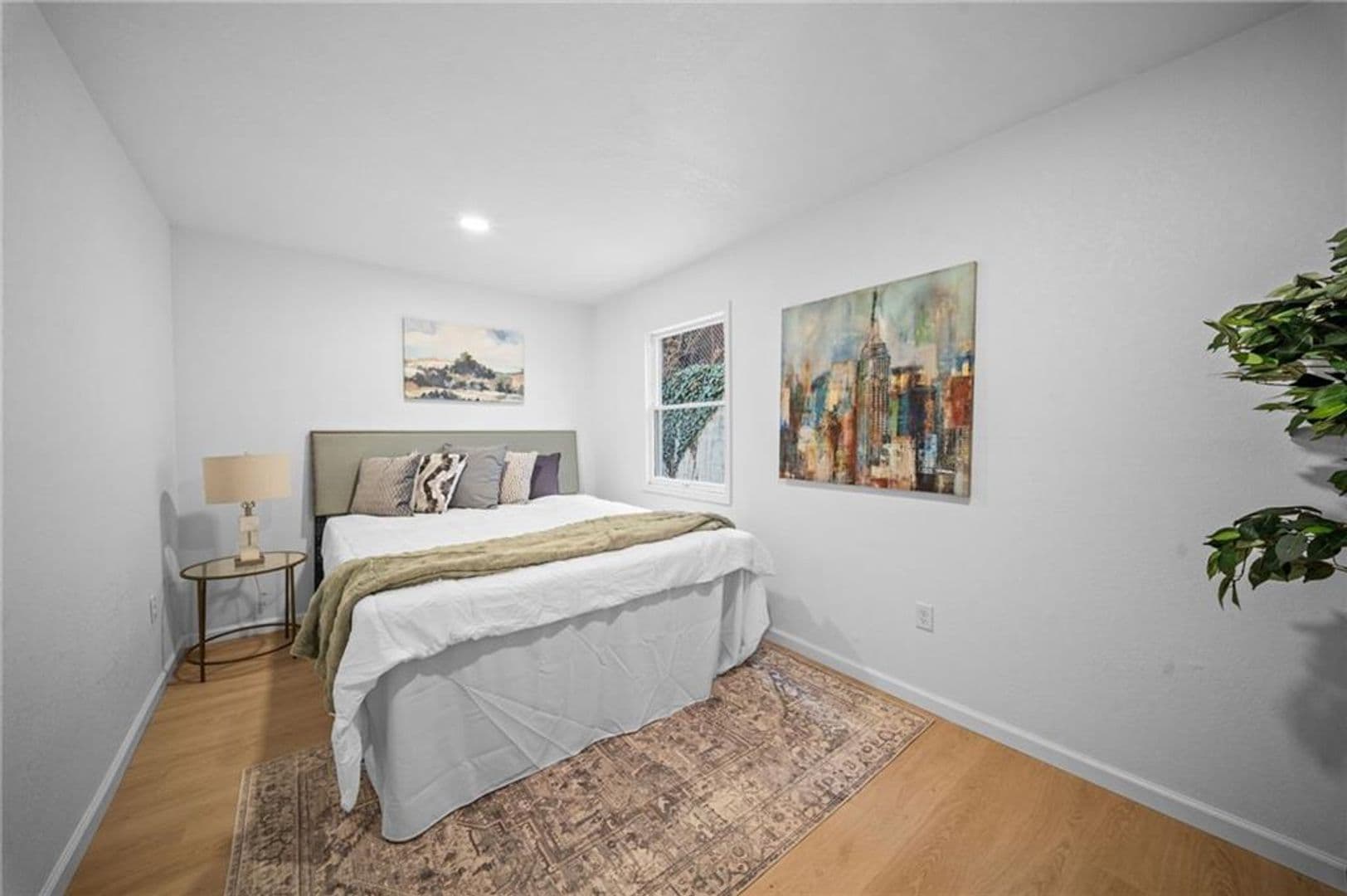 Fayetteville Apartment: 1614 E Huntsville Rd