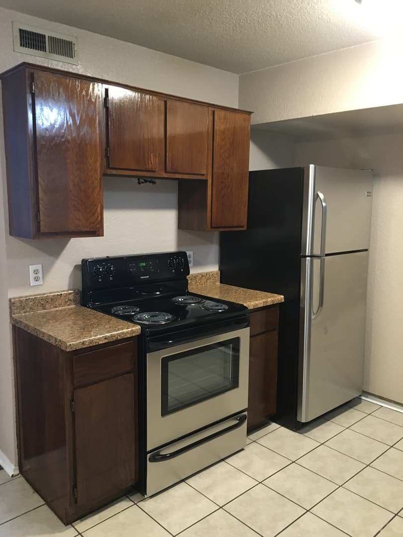 Fayetteville Apartment: 1023-1057 Eagle