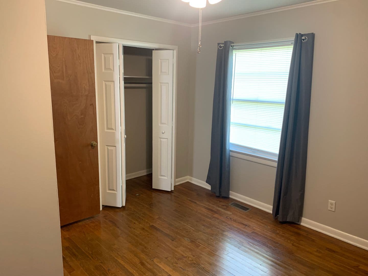 Fayetteville House: 805 N hall Ave