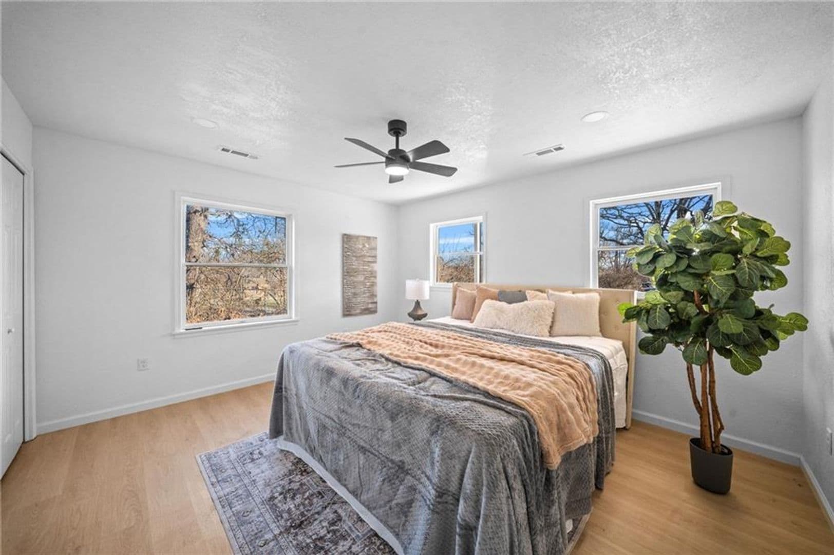 Fayetteville Apartment: 1614 E Huntsville Rd