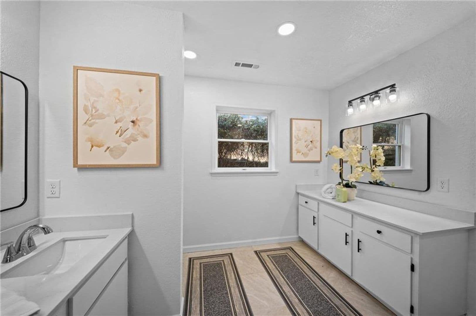 Fayetteville Apartment: 1614 E Huntsville Rd