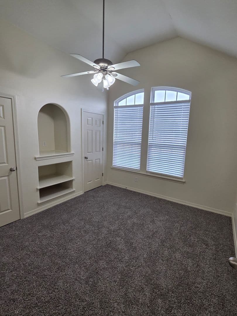 Fayetteville House: 3219 W. Thornebrook Street