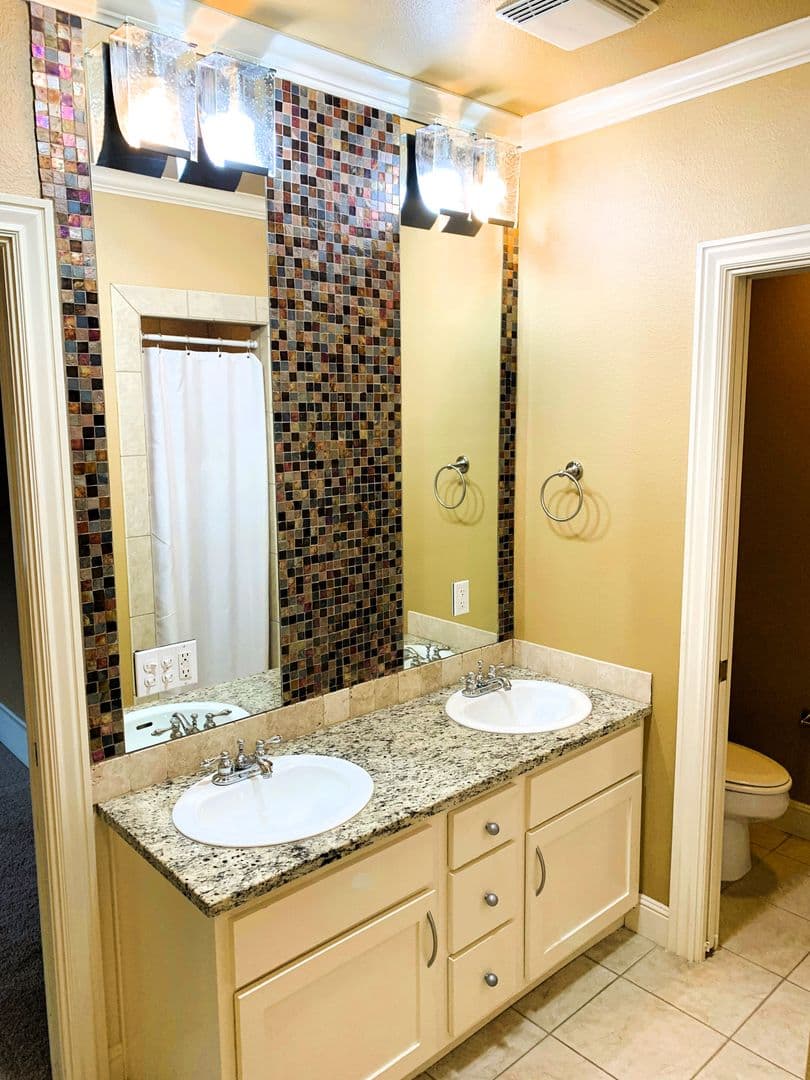 Fayetteville Apartment: 600 W. Meadow St. Unit# 310