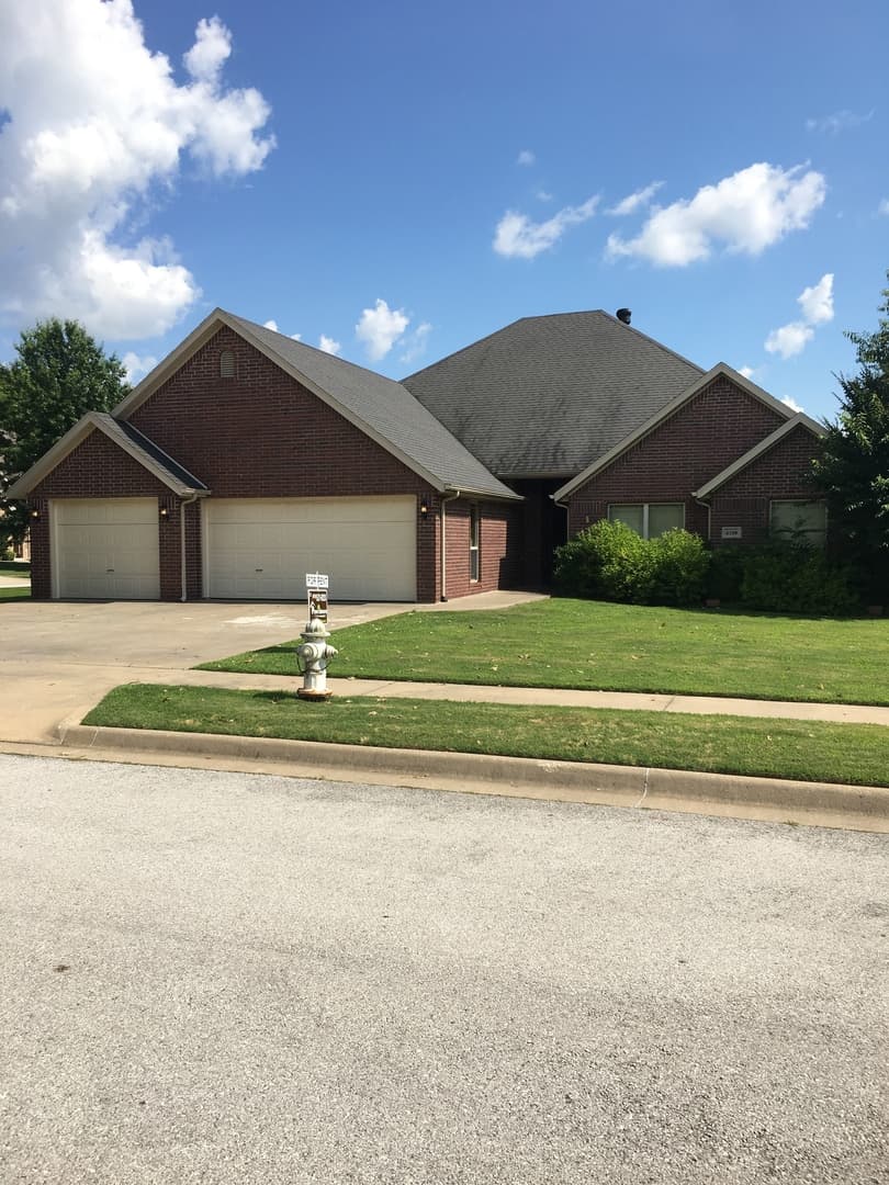 Fayetteville House: 4109 W. Stoney Bend Dr.