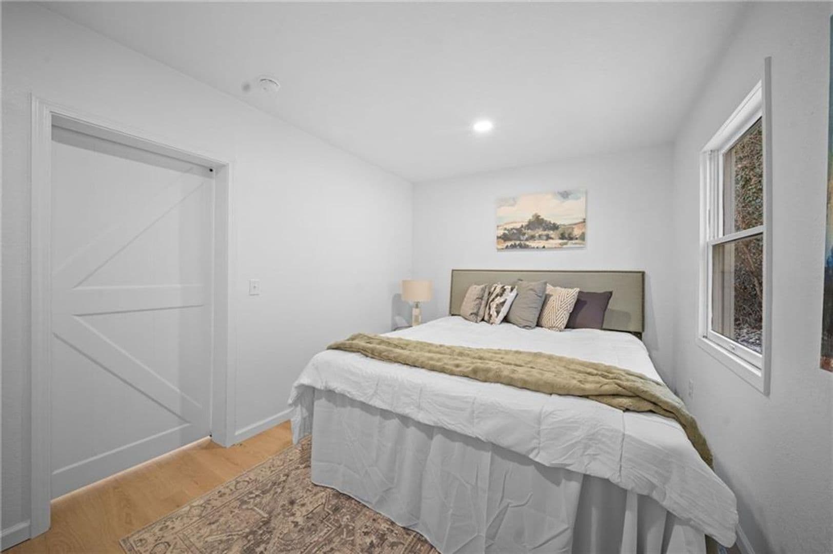 Fayetteville Apartment: 1614 E Huntsville Rd