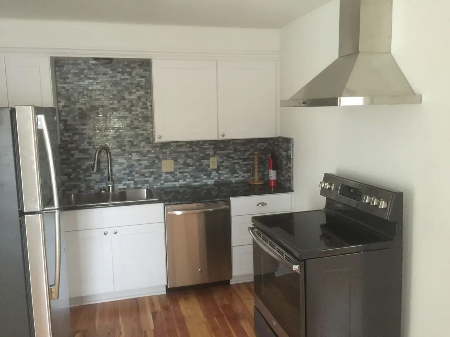 Fayetteville House: 1107 W James St