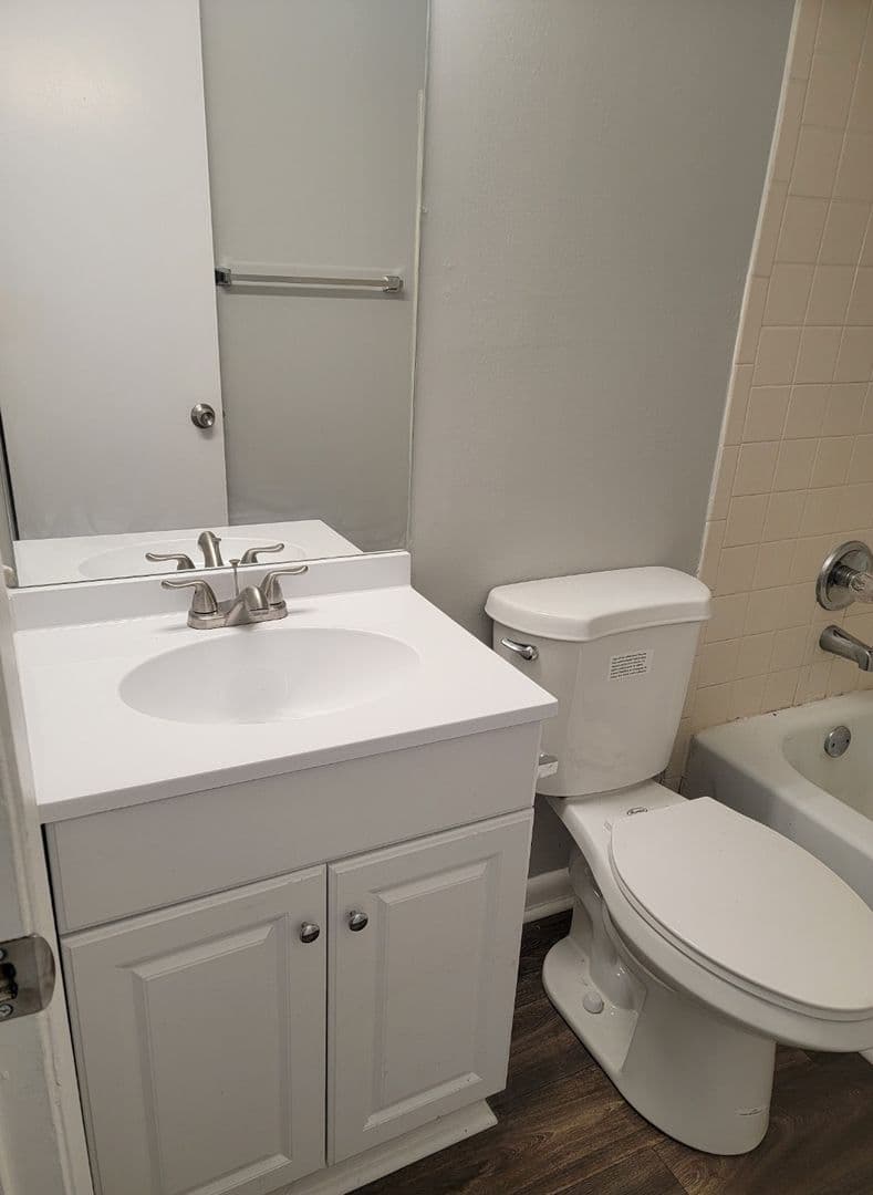 Madison Apartment: 101-A Abby Ln.