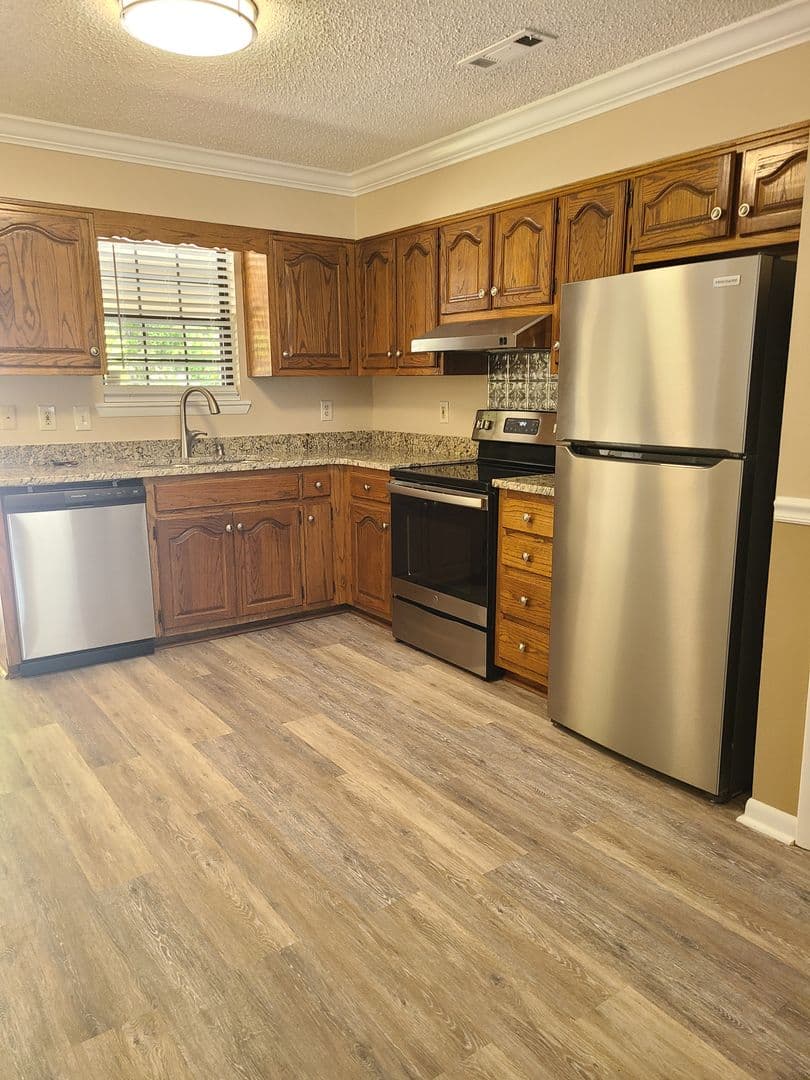 Decatur Apartment: 1218 Brookline Ave. SW
