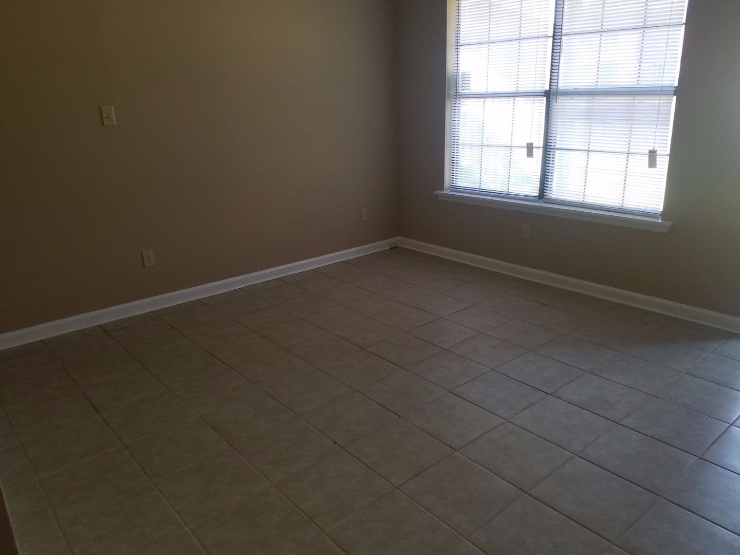 Decatur Apartment: 1402-1406 Brookline Avenue SW