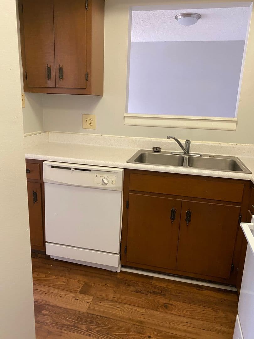 Decatur Apartment: 1402-1406 Brookline Avenue SW