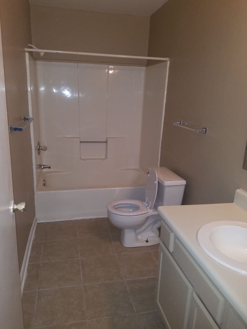 Decatur Apartment: 1402-1406 Brookline Avenue SW