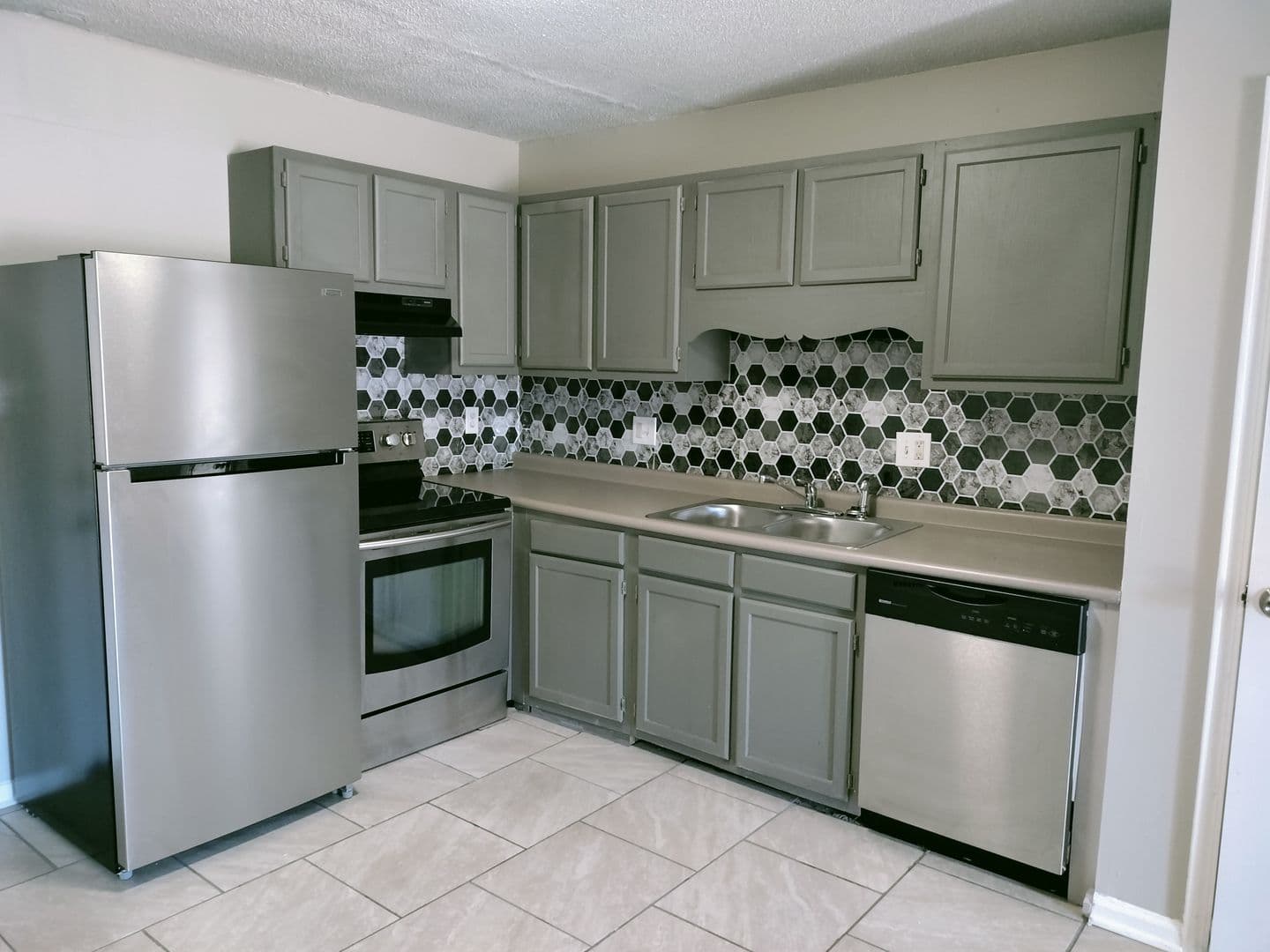 Madison Apartment: 100-107 Carmine Circle