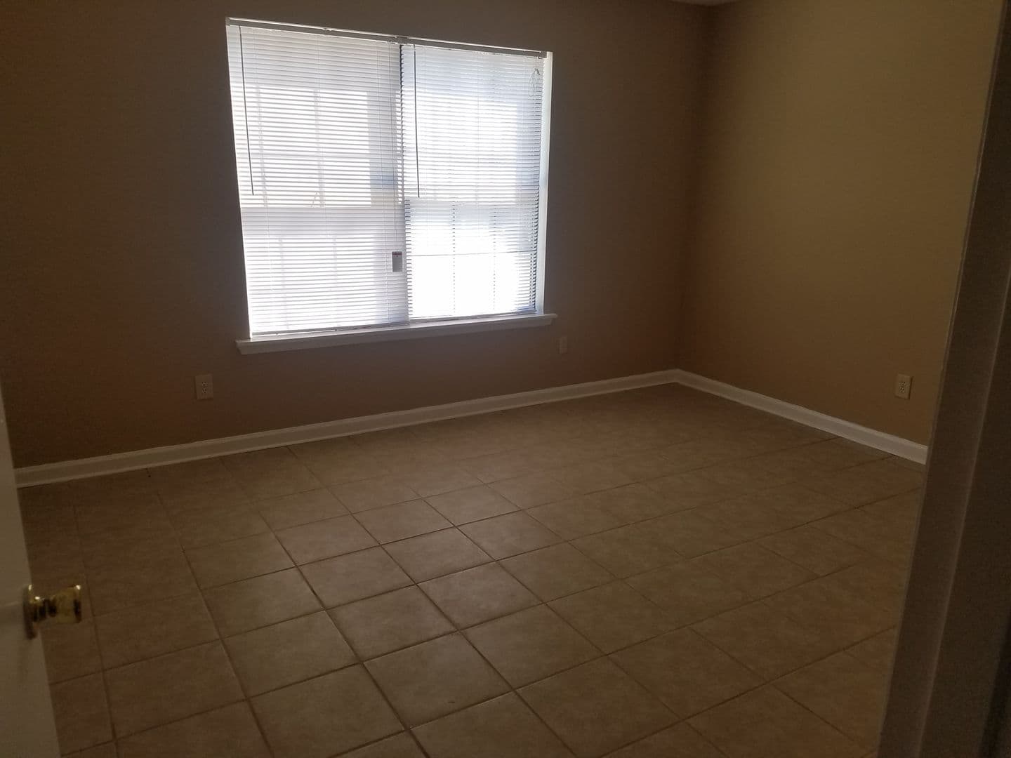 Decatur Apartment: 1402-1406 Brookline Avenue SW